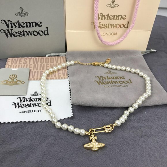💎Vivienne Westwood Gold Safety Pin Pearl Necklace💎 - Picture 8 of 11